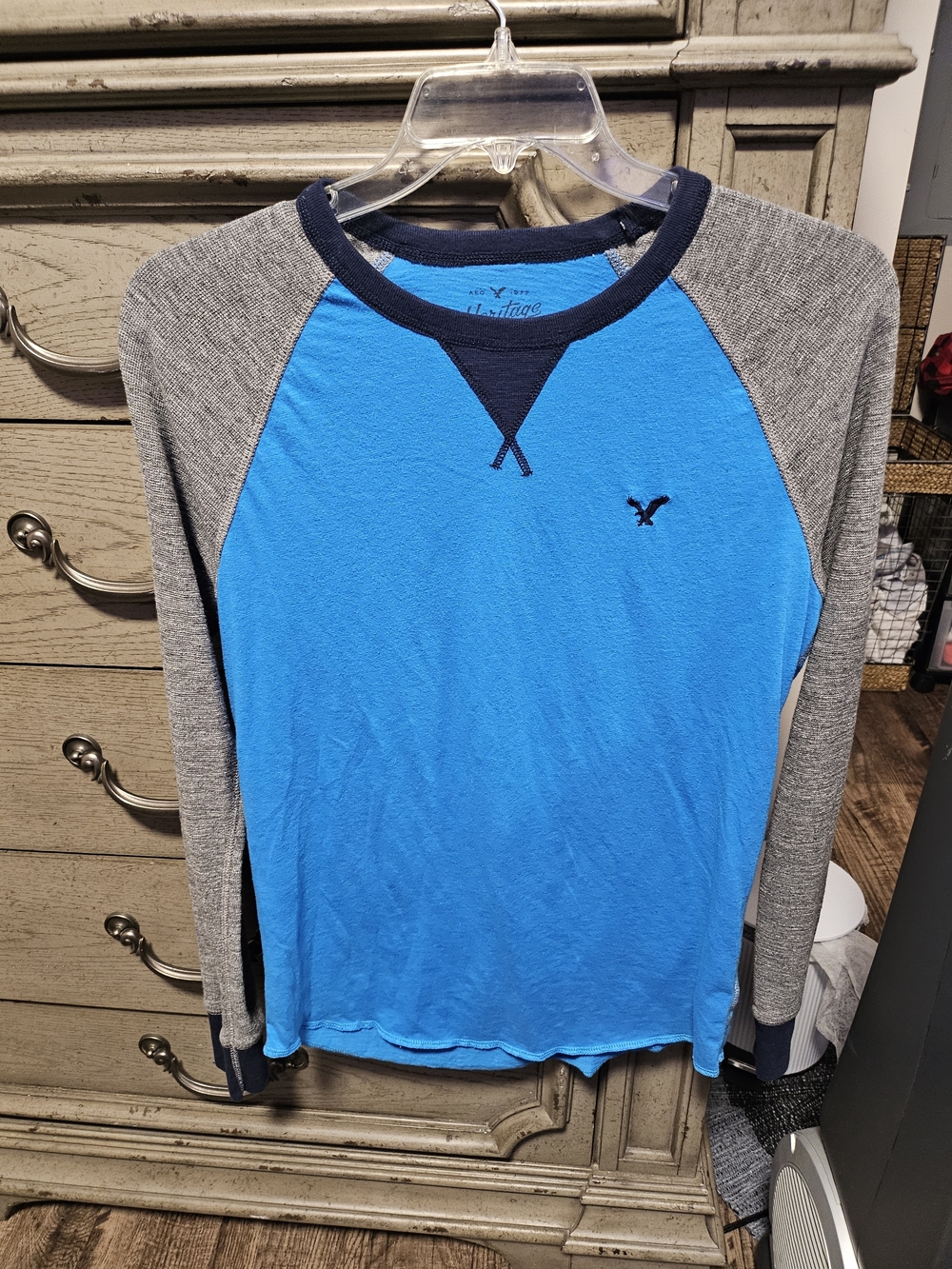 American Eagle Outfitters Blue Raglan Long-Sleeve Shirt